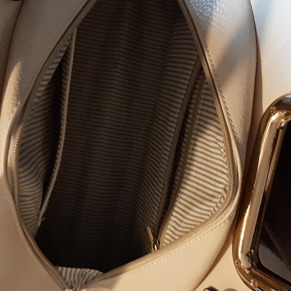 Purse - Picture 3 of 4